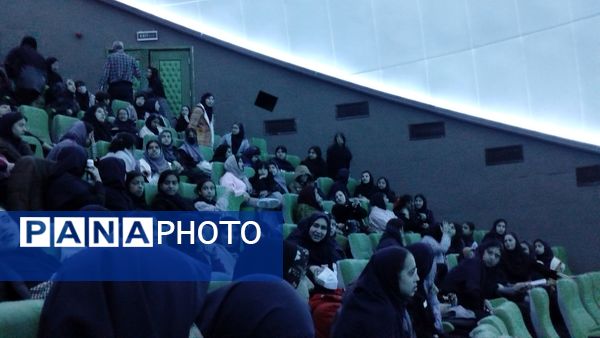 بازدید دانش‌آموزان دبیرستان پیرایش از افلاک‌نما نیشابور 