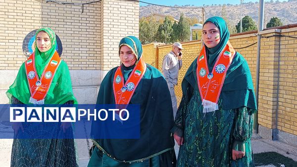 پویش «وطن‌یار» همزمان با روز دانش‌آموز در یاسوج 