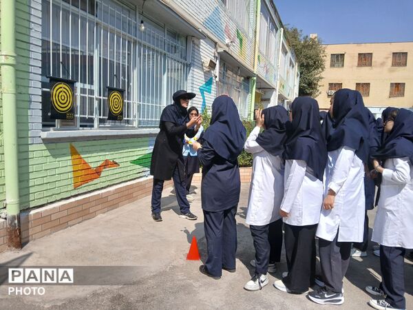 مسابقات ورزشی در هنرستان کیمیا ناحیه ۳ 