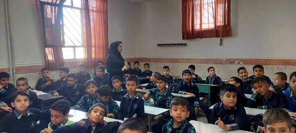 میزخدمت پزشکی رایگان برای دانش‌آموزان کم برخوردار درمدارس