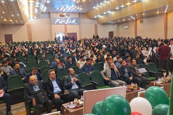 تقدیر از برگزیدگان کشوری و استانی مسابقات فرهنگی و قرآنی ناحیه 3 شیراز