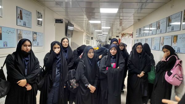 بازدید علمی دانش‌آموزان شاهد عصمت ناحیه 3 کرج از دانشگاه فرهنگیان پردیس امیرکبیر کرج