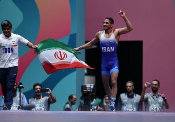 رحمان عموزاد در کشتی آزاد صاحب مدال طلا شد