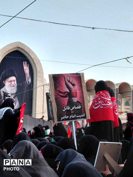 تهران در تب وداع با رهبر  مقتدر شهید