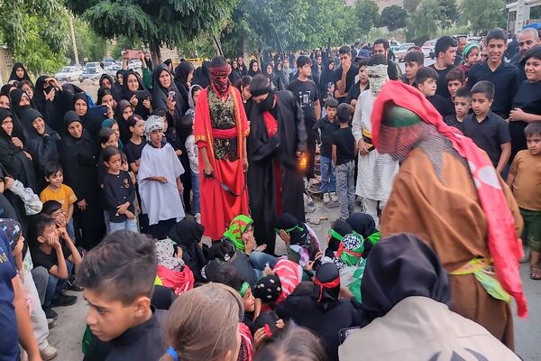 مراسم نمادین آتیش زدن خیمه ها در عصر روز عاشورا در شهر بار