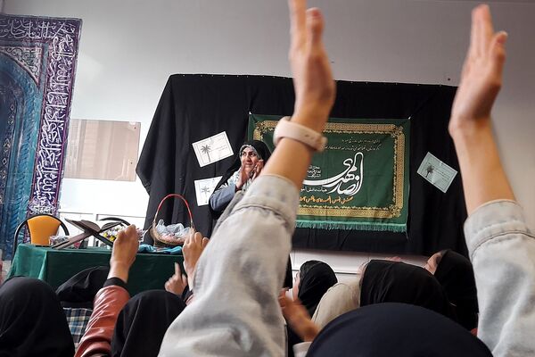 جشن روز مادر در مدارس شهید سرافراز و تربیت اسلامشهر