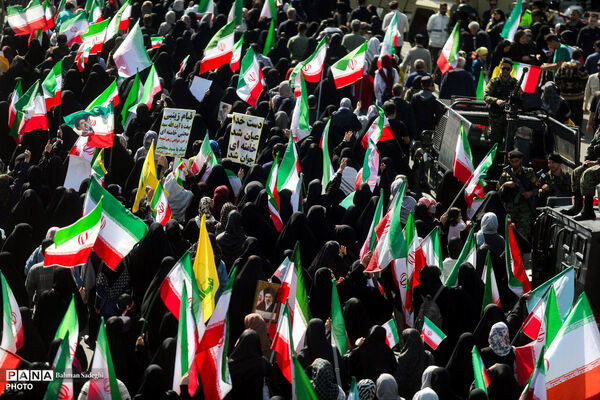 رزمایش دختران «جان‌فدای ایران»