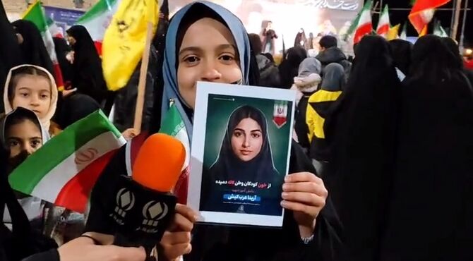 شکوه همدردی دانش آموزان ناحیه یک قم با شهدای میناب