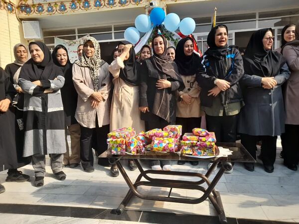 اجتماع مادران و دختران در ورزش صبحگاهی دبیرستان شاهد هاجر