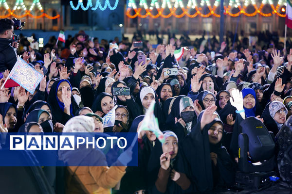 همخوانی سرود «سلام یا مهدی» با حضور ابوذر روحی در مسجد جمکران