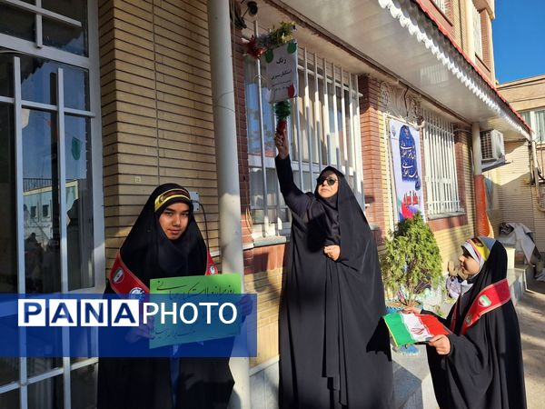 طنین شعارهای ضد استکباری در شاندیز