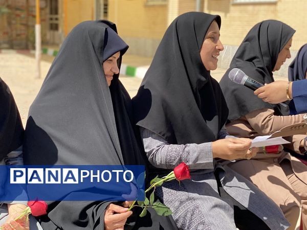 معلمان، مشعل‌داران راه آگاهی در آیینه‌ مهر و خرد