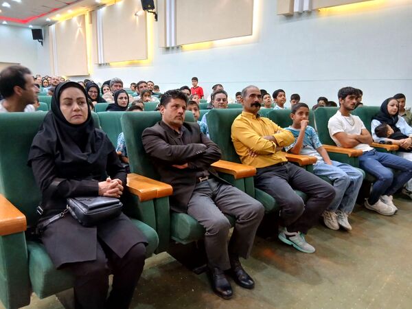 برگزاری مراسم تقدیر و تجلیل از دانش آموزان فوتبالیست باشگاه میعاد 