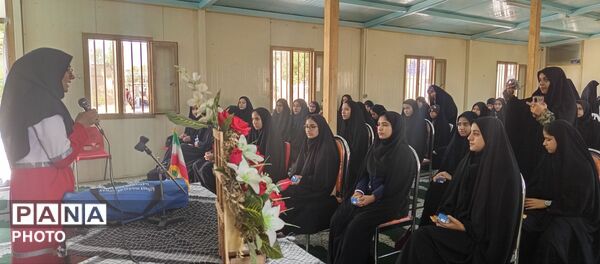 اردوی آموزشی و مهارتی «طلایه‌داران» ویژه دانش‌آموزان دختر در هنرستان فرید زاوه