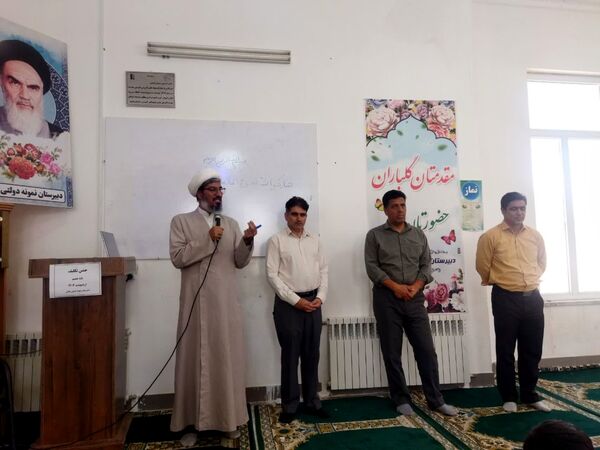 برگزاری جشن تکلیف در دبیرستان نمونه دولتی دانش 