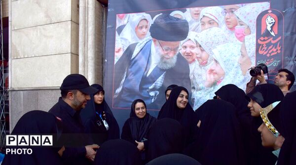 همگام با ملت ایران؛ حضور کانون پرورش فکری لرستان در آیین وداع و تشییع رهبر شهید
