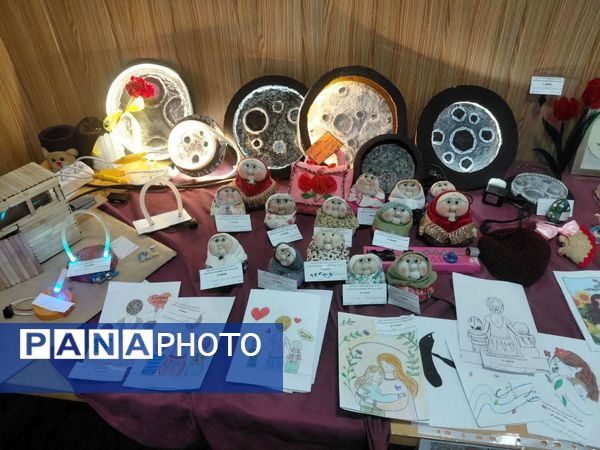 نمایشگاه دست‌سازه‌های هنری در دبیرستان علی افشارنژاد