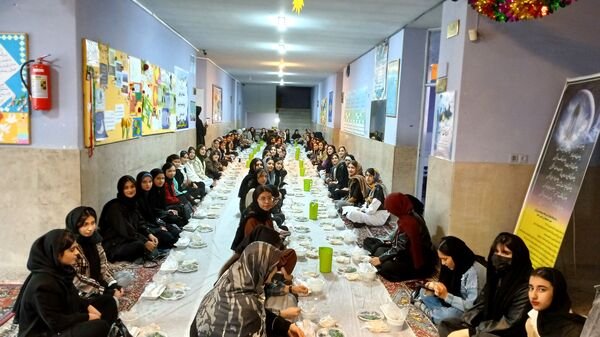 برگزاری محافل انس با قرآن و مراسم افطاری در مدارس شهرستان ملارد 