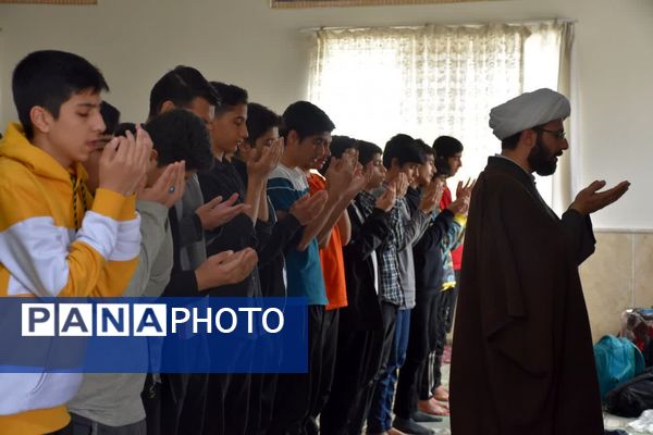  شبی به یادماندنی برای دانش آموزان دبیرستان شهید دکتر رمضانخانی یزد