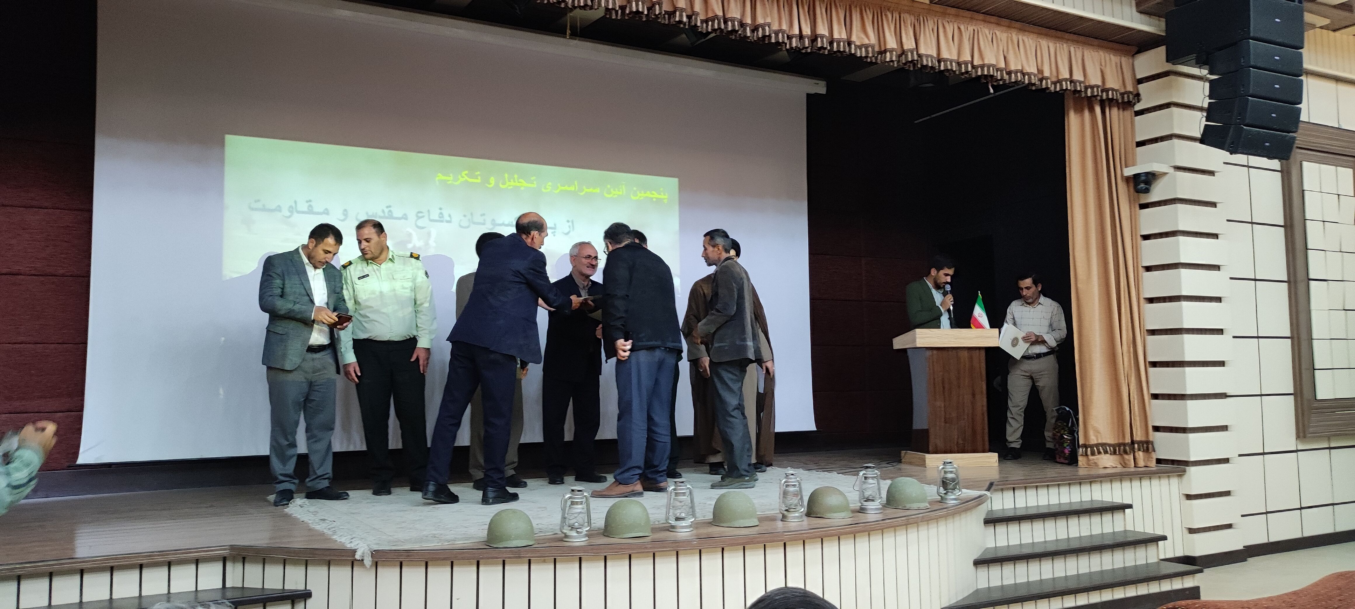 پنجمین آیین سراسری تجلیل و تکریم از پیشکسوتان دفاع مقدس و مقاومت در دانشگاه آزاد شیروان