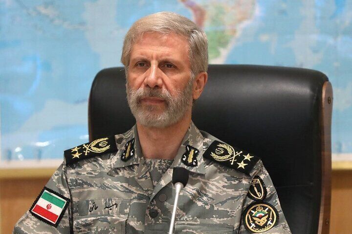 ‌ارتش و سپاه دوشادوش همدیگر تا ‌کسب پیروزی نهایی قاطعانه خواهند جنگید