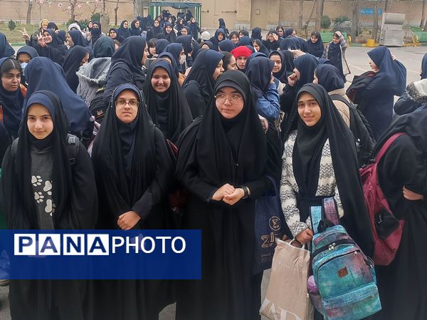 بازدید دانش‌آموزان دبیرستان شاهد شهید حمامی ناحیه۶ از رشته‌ها و فضای هنرستان