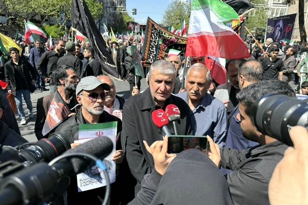 اسلامی: رهبر شهید انقلاب اسلامی راهگشا بودند/ نیروهای مسلح ما تقاضای آتش‌بس نکردند