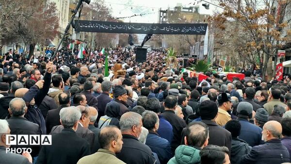 تشییع پیکر مطهر پنج شهید مدافع وطن اهل مرند در دریای خروشان مشتاقان شهادت 