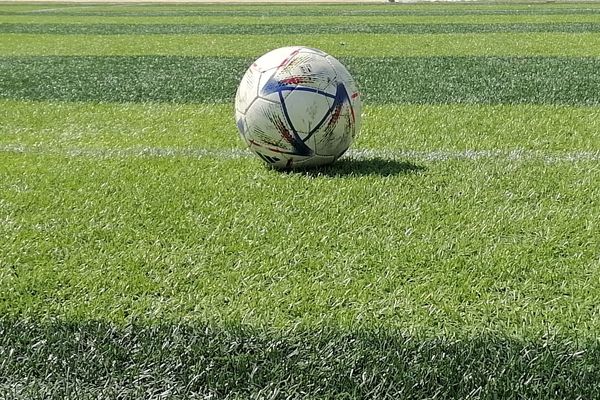 آیین افتتاح زمین‌های چمن مصنوعی آموزش و پرورش ناحیه ۳شیراز 