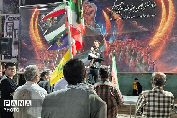  بازدید رئیس سازمان دانش‌آموزی شهرستانهای استان تهران از غرفه «با انرژی‌ها» در منطقه کهریزک