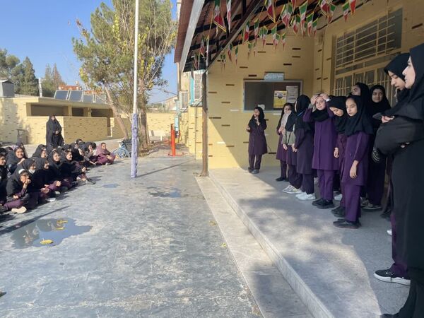 برگزاری جشن باستانی یلدا در دبیرستان دخترانه ابویی‌نژاد