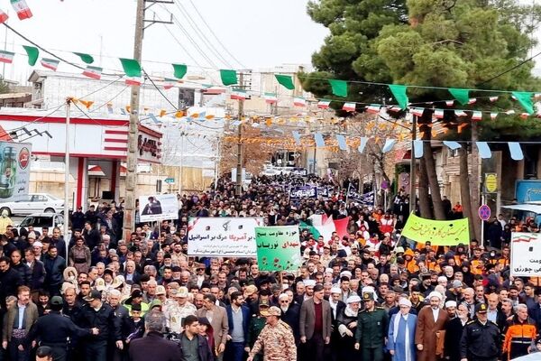 پاوه میزبان راهپیمایی باشکوه مردمی در ۲۲ بهمن