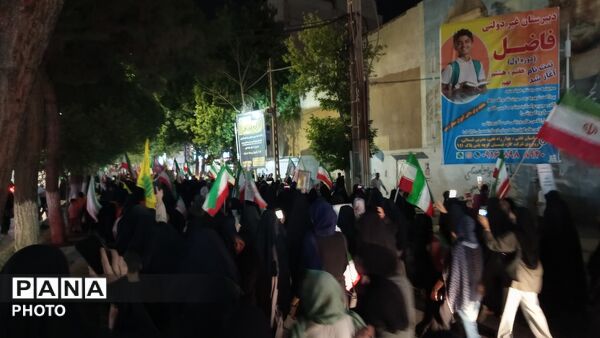 شبی دیگر از همبستگی مردم و تجدید بیعت با رهبری در بروجرد