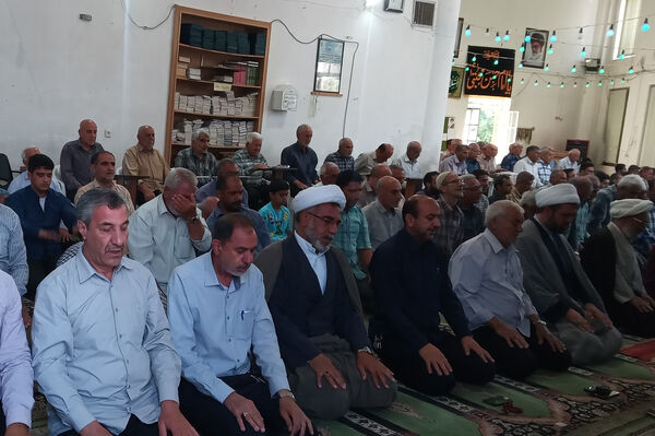 برگزاری نماز عید قربان در زرقان 