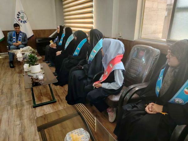 دیدار دانش‌آموزان پیشتاز با مدیر سازمان دانش‌آموزی خراسان رضوی