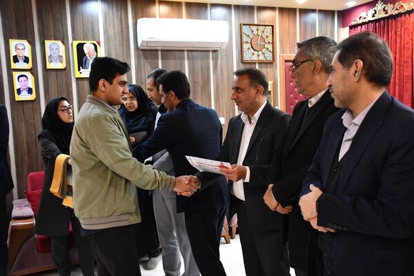 جلسه دانش‌آموزان نخبه عشایر فارس در طرح بنیاد پروفسور مهبودی
