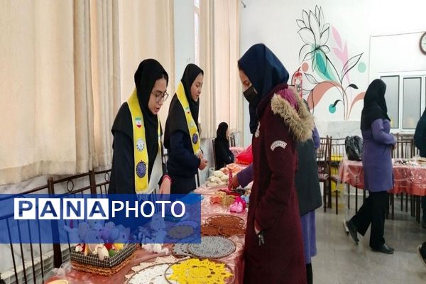 برپایی نمایشگاه و بازارچه کارو فناوری در دبیرستان شهید مجید دهنوی نیشابور