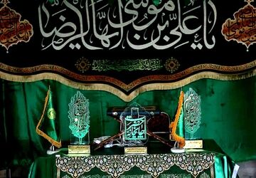 خدمت موکب داران فردیس در مسیر تکریم زائران تشییع رهبر امت