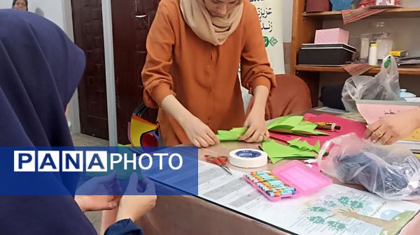 دبستان نیایش؛ مدرسه‌ای پویا در آغاز سال تحصیلی با اجرای پروژه مهر