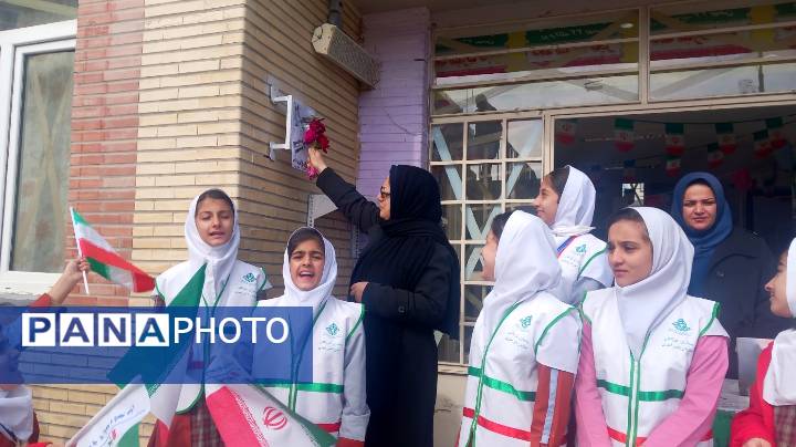 گلریزان مزار شهدا و نواختن زنگ انقلاب در دیواندره