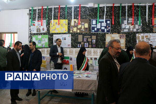 برپایی جشن «حضور تا ظهور» در دبیرستان شهیده حسنی سعدی قم