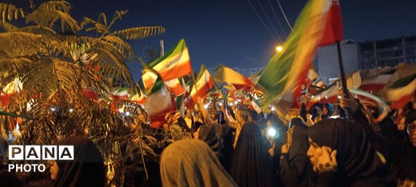 تجمع باشکوه مردم بندرعباس در حمایت از رهبری انقلاب