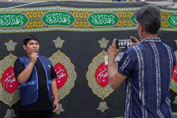 باعشق امام حسین (ع) خدمت می‌کنم