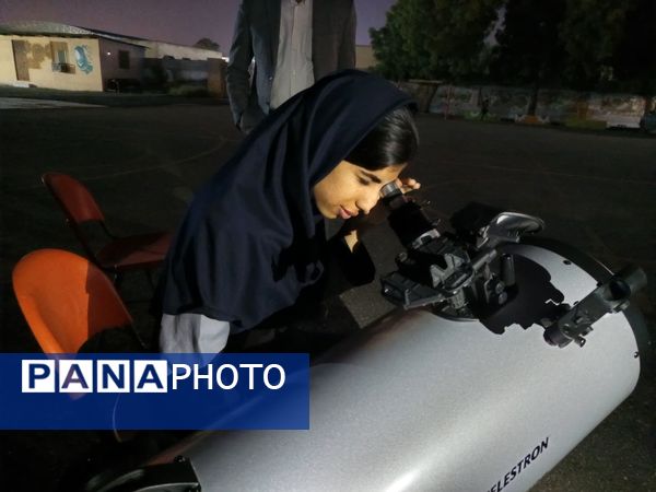رصد آموزشی ماه در مدرسه حضرت فاطمه(س) میناب؛ گامی برای پرورش استعدادهای نجومی