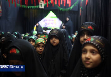 نقش معلمان در انتقال فرهنگ عاشورایی به نسل جوان بی‌بدیل است