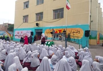 بمناسبت روز دختر برگزاری جشن در دبستان یاس زرین شهر