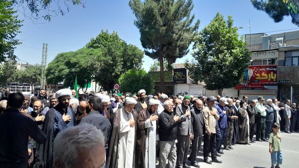 مراسم زنجیر زنی و سینه زنی به مناسبت سالگرد رحلت امام در نیشابور 