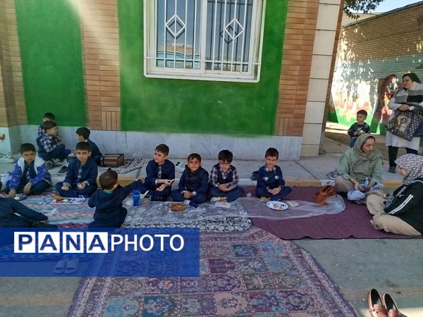 صبحانه سلامت در مدرسه مبین شهرستان شیروان