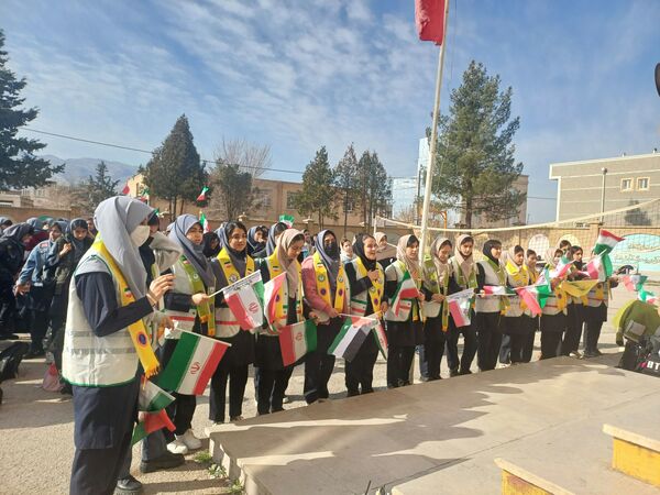 همایش یاوران انقلاب پیشتازان مقاومت در شهرستان ایوان