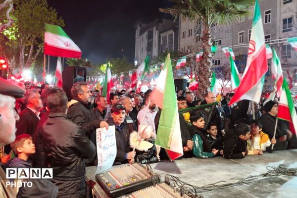 میدان هفت‌تیر بهارستان دو میزبان راهپیمایی شبانه مردم و فرهنگیان